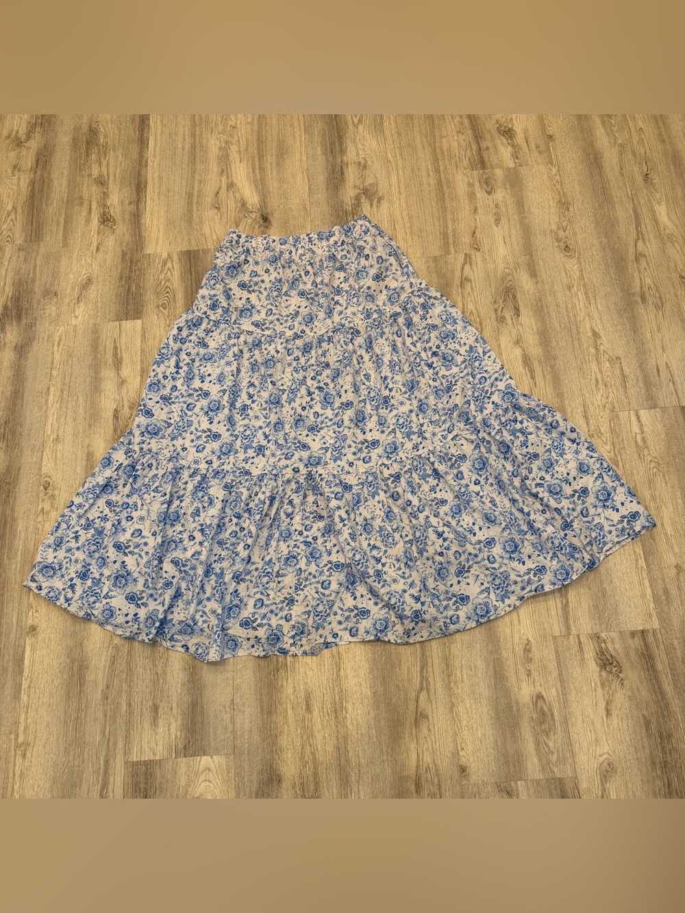 Crown & Ivy Blue Floral Tiered Maxi Skirt 100% Cotton Pockets Size Large - Picture 3 of 3